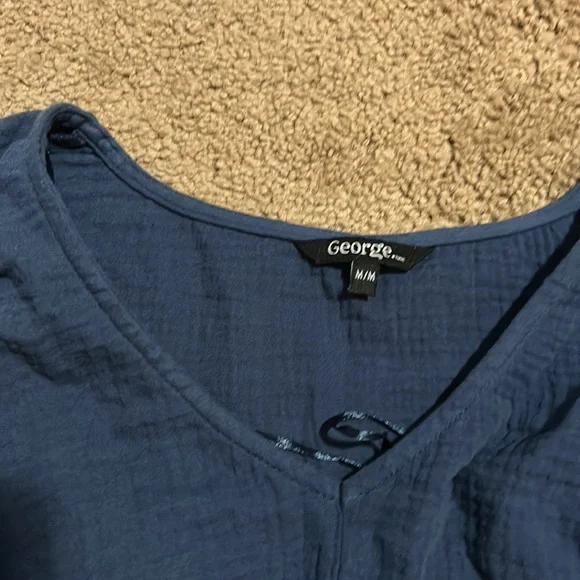 Crop top - Picture 2 of 3